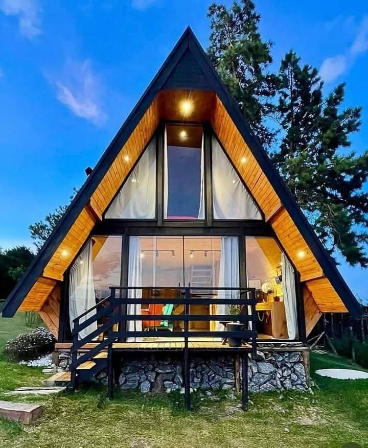 عمل جميع الديكورات الخارجية الخاصة بل مزارع منها الجلسات والكواخ والمراجيح والسقايف وغرغ الساونا ***********
