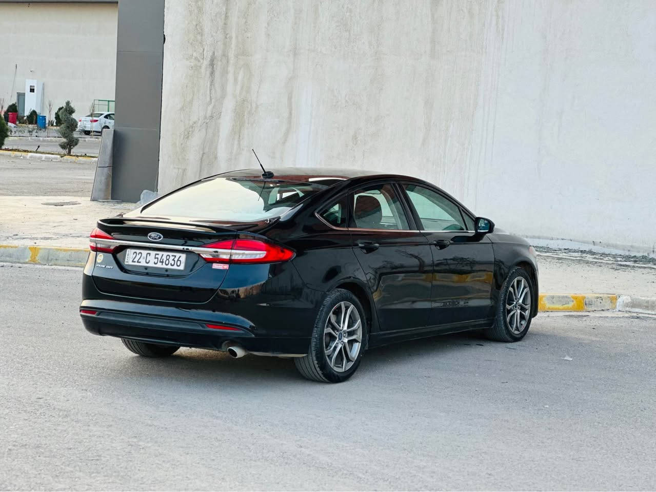 فۆرد فیوژن 2017 ڕەنگی ڕەش)***********
 سەیارەکە ١پارچەی بۆیاخە بێ ناوگرتن بێ ئیرباگ پێشو دوای کەپسە  سەیارەکە مەکینە گەرەیەبەشرتە مەکینە ۲.٥ بێ تۆربۆیە گێڕو مەکینەی نەکرواتەوە سەوتوو دەنگ و بوخاری نیە پێش و دوای تەقەو ڕەقەی نیە هەموو گیانی بەشەرت سەنەوی ڕەقەم و هەموو شتێکی تازەیە. سعری115 گەڵاو مەجالێکی کەم 
. رانية, السليمانية
