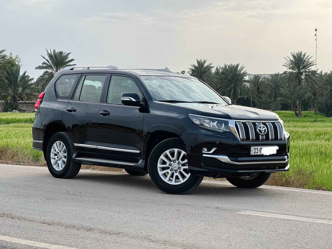 السلام عليكم
برادو 2016 VX أعلى فئة للبيع 
محدث 2020
الممشى: 150 كم  

الفئة: VX (أعلى مواصفات)

- خمس كامرات (360 درجة)

- ستيرن متحرك

- كشنات كهرباء مع تدفئة وتبريد

- فتحة سقف

- بصمة تشغيل

- تشغيل عن بعد

- شاشة كبيرة + نافيكيشن

- حساسات أمامية وخلفية

- مرايا كهرباء قابلة للطي

- تحكم بالستيرن

- دبل ثقيل وخفيف

- نظام نزول منحدرات

- نظام ثبات إلكتروني

- كروز كنترول

- إضاءة LED

- تشغيل بدون مفتاح

- USB + بلوتوث

- تكييف خلفي منفصل

- صف ثالث كهرباء

- كشنات جلد
- ⁠مكان سيارة بغداد الرصافة
- ⁠للاستفسار اكثر
- ⁠***********
…
