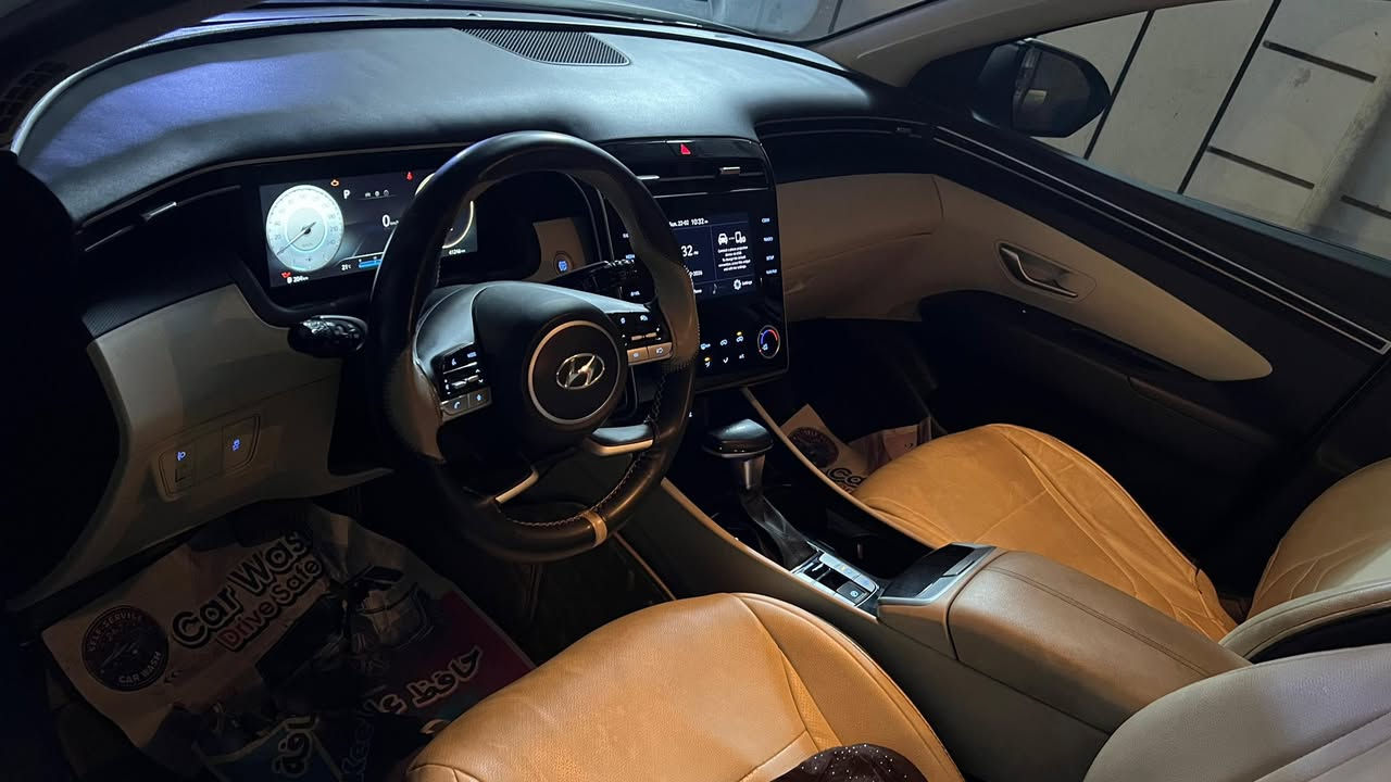 توسان موديل 2024
ماشية 41000
فول تحكم ستيرن حساس امامي خلفي  
كراسي كهرباء  اوتو هولد شاحن وايرلس
بيها بارد بسيط بالصندوك وبيها رصعة يم قبق البانزين الباقي مكفول السعر 215$
***********
