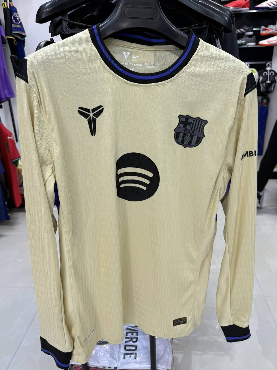 #• كل الألوان، كل المقاسات.. دريسك المفضل ينتظرك هنا. 👕
• عالم من التجهيزات الرياضية في مكان واحد.
 •شعار جلاتين الاصلي السعر صدمة نورونا ،📍موقع المحل حي الجولان قرب قاعة شعلان(الستفسار)***********
