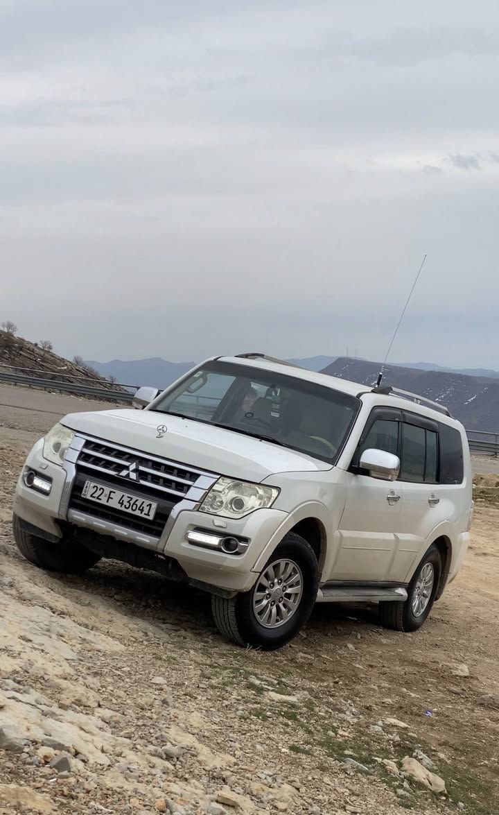 پاجیرۆ  ٤x٤ مۆدێل ٢٠١٥ سێ مەقحەد ئاوێنە شەفت ناو کرێمێ شاشە ئایبات کامیرە. حاسە  گێر حادی تۆماتیک ABs  ماکینە ٣.٥ مەرغوب ماکینە گێر دابل ئاکسل بەشەرت ١٥٠ هەزار رۆشتوە  سەنەوێ رەقەمی نوێیە نرخ ١٦٥ ماجال  بۆ زانیارئ زیاتر  ***********
