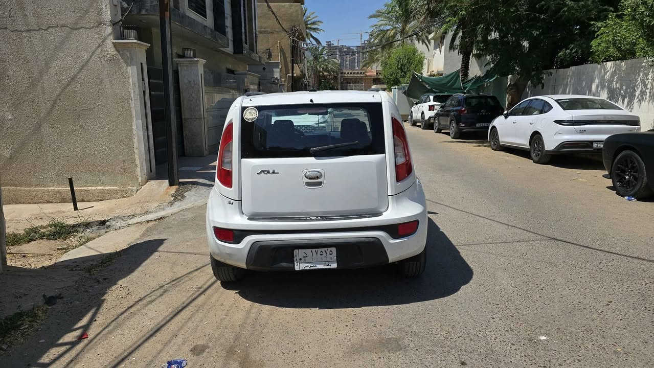 كيا صول موديل 13وارد امريكي محرك 1600gdi حداديه جديد
تدفئه ممتازه تبرد ثلج رقم بغداد موميز بطاريه جديده ضمان سنه بلوتوث اكثر من نظام قياده مانع انزلاق مكان السياره بغداد  (الحادث موجود بصور الاحمر الطوخ صبغ ومعجون الاحمر الفاتح كلير توحيد لون )
السعر 92وبيها مجال  رقم الهاتف ***********  بي واتساب بغداد, العراق
