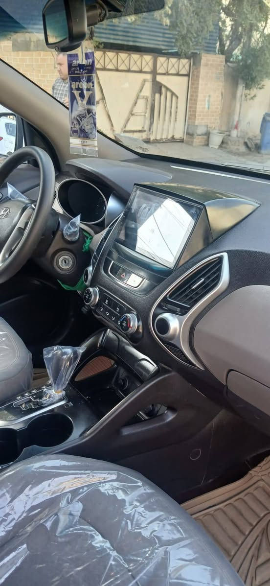 السلام عليكم للبيع توسان ٢٠١٢ خليجي رقم بغداد السياره مكفوله كفاله عامه من كلشي شرط الفحص كيرمكينه حداديه تبريد كله وظع شركه ومكفوله السياره نص موصفات كامره وتحكمات ومكينه ٢٠٠٠ دوش المرغوب السعر١٣٧ وبيه مجال بصيط للستفسار اتصال فقط *********** بغداد الطالبيه بغداد, العراق
