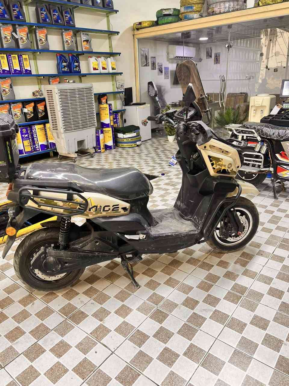 سلام عليكم دراجة شحن ابايجي موديل ٢٥ استخدام قليل سعر مليون ١٠٠ وبيه مجال ***********
