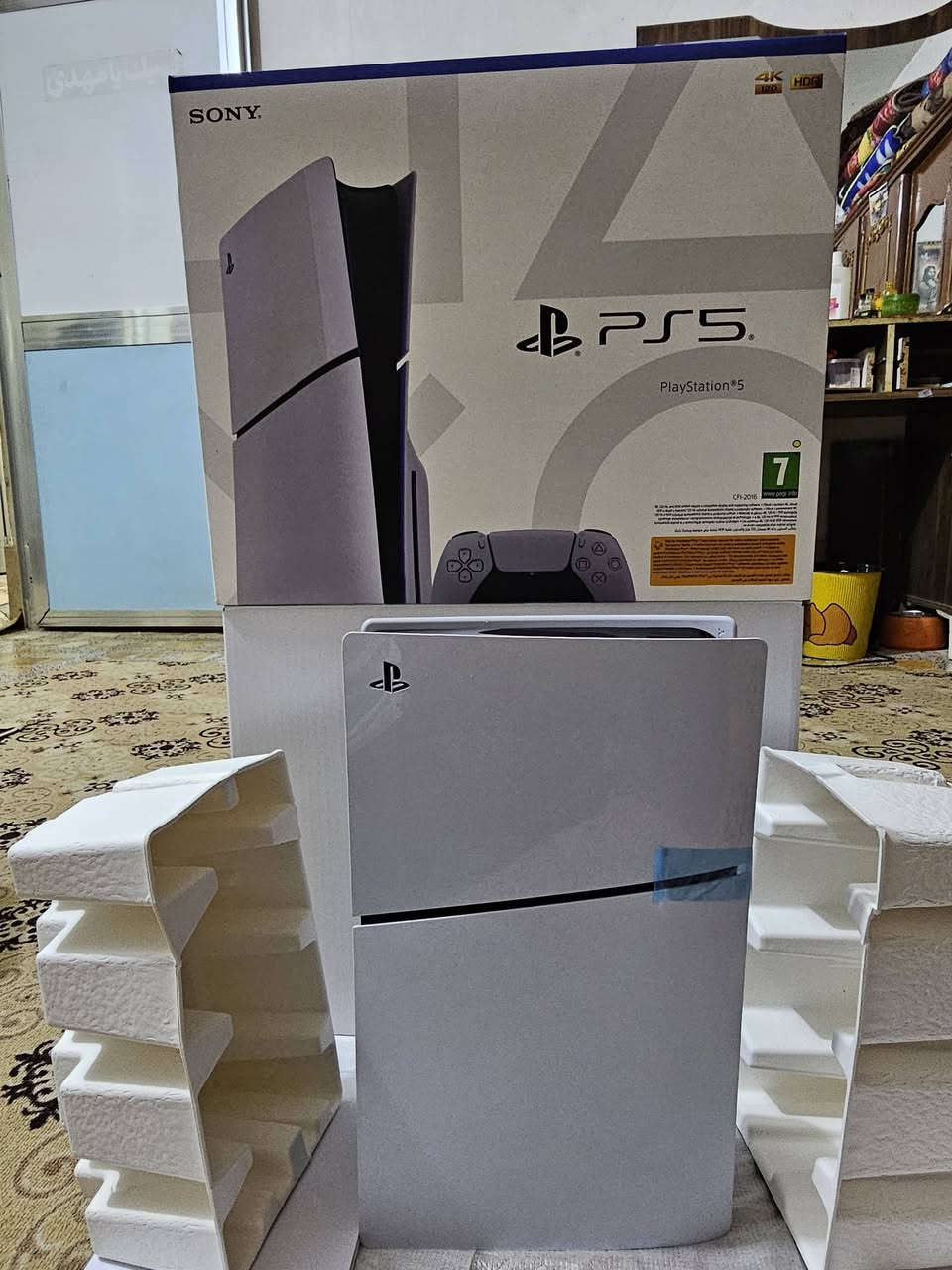 سلام عليكم 
بلاش وبالعافيه على ياخذه 
وماخذه من شركه الأماني 
بلي فايف سلم واحد تيره نضيف كلش 
وانطي ضمان اذا بي شي ترجعه
وياه يوبي اس حجم 1500
وقرص رزنت ايفل 2
وفيفا 
وكدامكم بالكارتون ثنينهن 

سعر 700قفل ماكو هيج سعر ولله 
سكن كربلاء توصيل ماعندي 
رقم ***********
