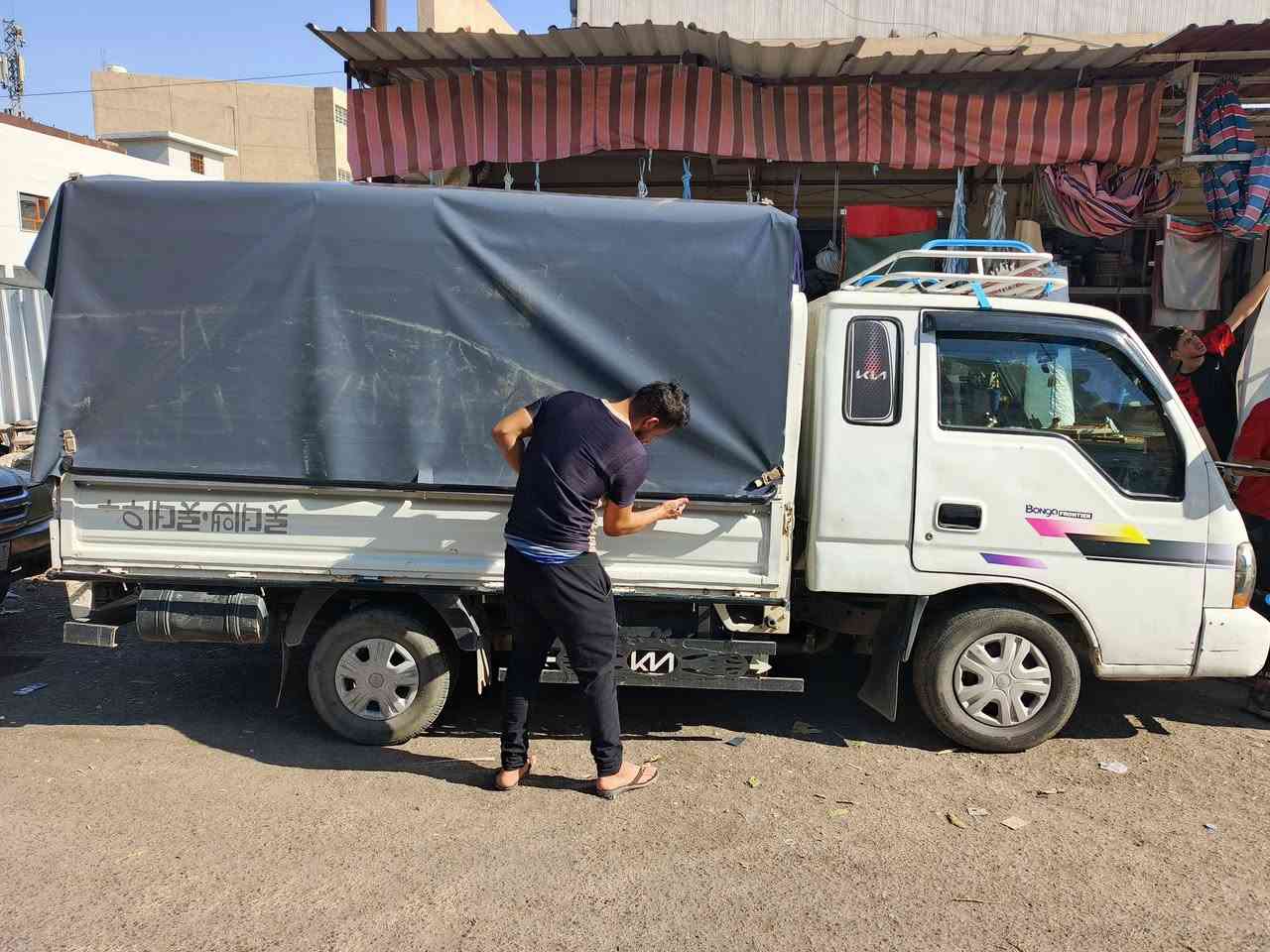 السلام عليكم عندي كيا ام عيون للبيع موديل 2001رقم بغداد صبغ عام اثر شضايه تحرير مكينه كير نضاف خير من الله الشرعي بلموصل تحويل فقط مكان السياره موصل ايسر اتصال على الارقام ***********//////***********
