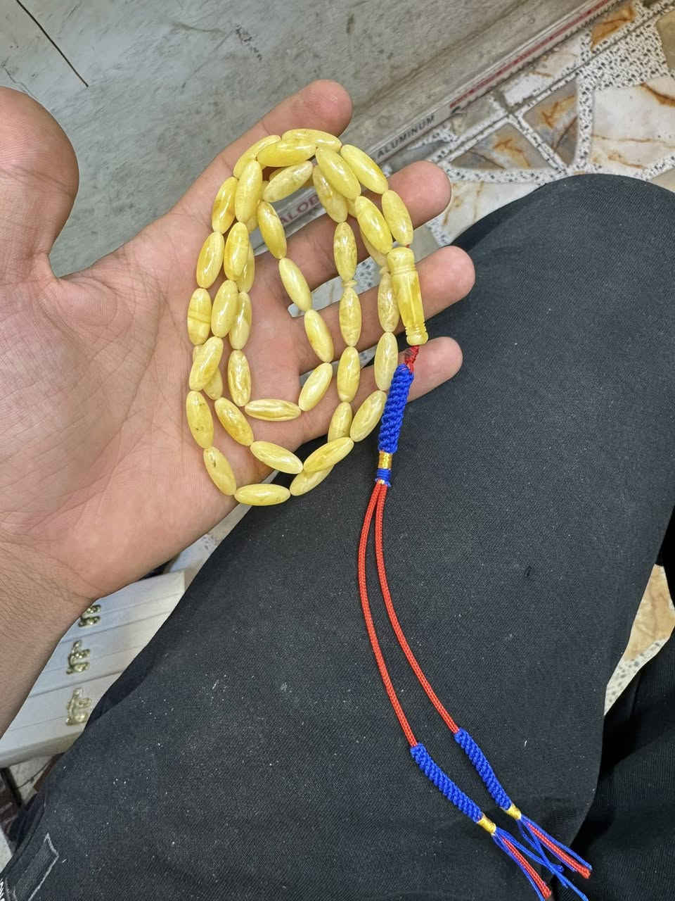 كهرب بولوني حر طبيعي صنوبري خامه جميله الوزن ٢٤ونص السعر ٧٥ دولار قفل من الاخير يوجد توصيل متواجد واتساب ***********
