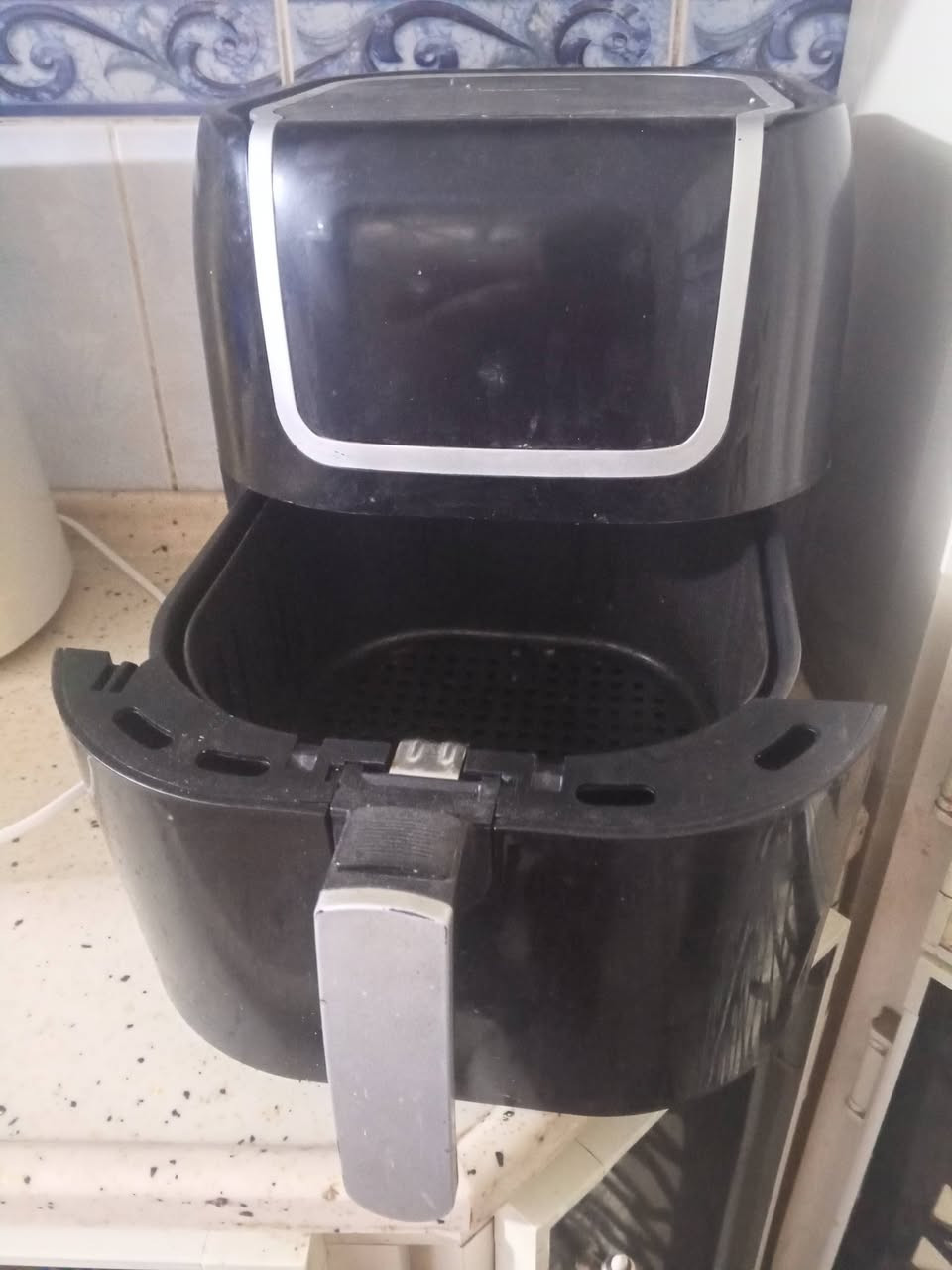 قلاية هواىية نوع kangaroo نضيفة اكل صحي بدون دهن وسعة كبيرة تكفي لعاىلة وسهلة  التنظيف سلة غير لاصقة السعر 35وبيها مجال العنوان حي القدس خلف الكراج الجنوبي  الرقم ***********
