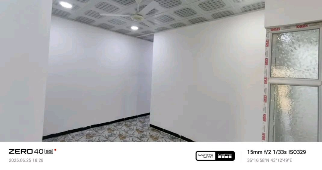 بيت وشقتين للايجار يارمجه الشرقيه قريب على شارع كركوك25متر البيت ثلاث غرف وهول ومطبخ وصحيات وسيراميك وسقوف ثانويه وبورسلين وجديد والشقتين منفصلات كل شقه متكونه من 2غرف واستقبال ومطبخ وصحيات وسيراميك وسقوف ثانويه وبورسلين  للتواصل على *********** اسيا ***********كورك
