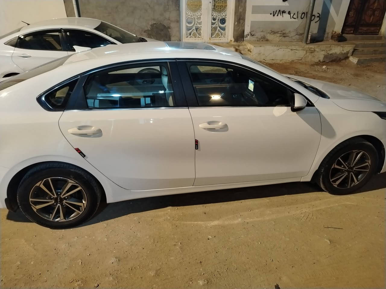 للبيع سيراتو موديل 23
كفاله عامه
فول مواصفات
تبريد قطعتين
حجم المحرك 2000
ماشيه 70
رقم اربيل باسم شركه
السعر 168 وبيهه مجال بسيط
للاستفسار ***********
مكاني نجف
