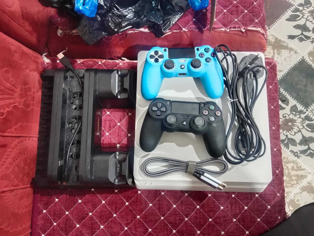 بلي 4 سلم لون ابيض ريجن ياباني مستعمل نضيف وياه يدتين وكيبل باور وكيبل اج دي وكيبل شاحنة وقاعدة ستاند وشاحن يدات ب200 الف مكاني ناصرية الصالحية


**إذا كنت صاحب هذا الإعلان وتريد حذفه لأي سبب، رجاءا أرسل رسالة إلى الدعم الفني**