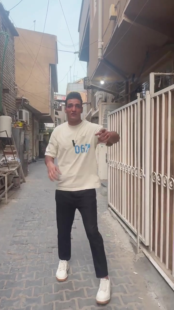 شقه طابق اول بسوك مال اعظميه تحتوي غرفتين نوم وهول ومطبخ وخدمات  شرط عائله فقط ايجار 450
للاستفسار/***********
