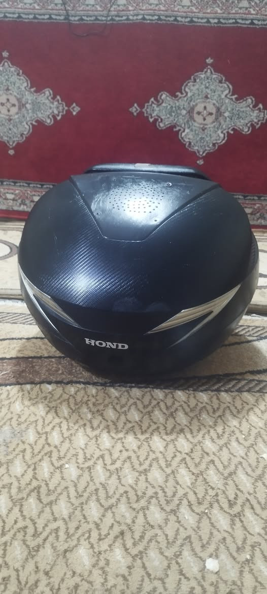 السلام عليكم جنطه للبيع مال سلفر هي والسيباي هذا رقمه اللي تفيده يخابرني ***********
