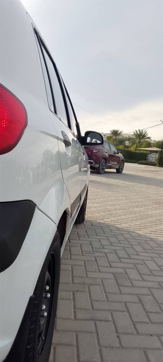 السلام عليكم اكسنت للبيع موديل 2009خليجي  التفاصيل بل سونار تخم تأير جديد مكينه 1600كير مكينه كفاله السعر 69او بيها مجال قليل مكان السياره بغداد البياع ***********
