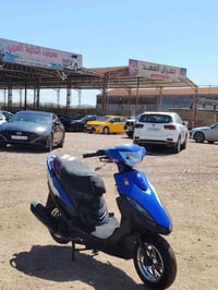 الدراجه للبيع السعر بمليون وميتين 07822239298  وبيه مجال بصيط  الدراجه...