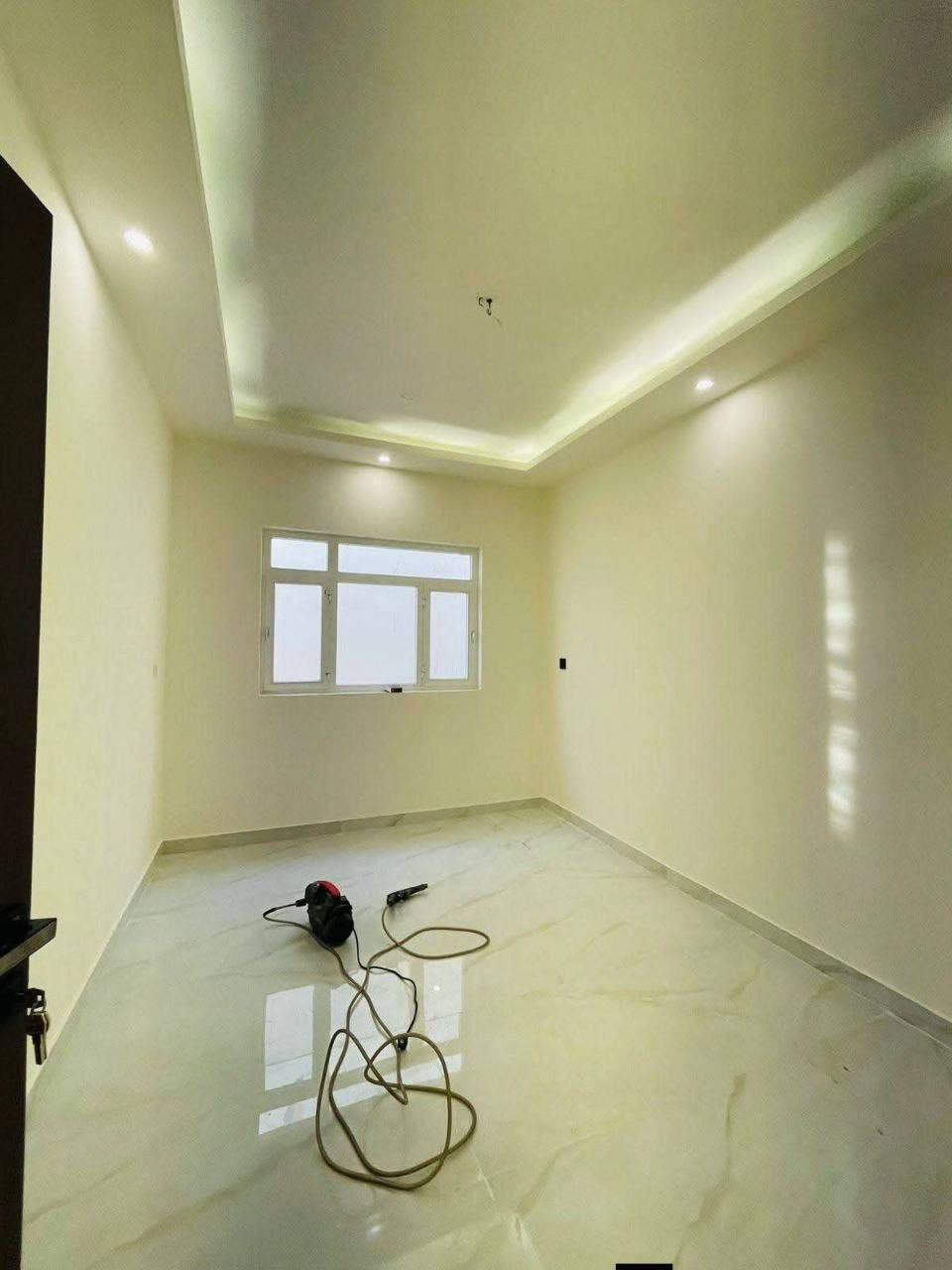 🔸سند طابو يتسجل بإسم اي عراقي
📍أربيل-بيت للبيع مجمع اشتي2  قرب سايدين لاوان
 
➖مساحة 204M 
يتكون⤵️
➖2غرف نوم 
➖استقبال-صاله-مطبخ-مجموعه صحيات-كراج
________________________

***********
***********
**********
في حال لم يتوافق العقار مع رغبتكم او لم يكن بقدر امكانيتكم زوروا موقعنا على تلكرام للتصفح على اكثر عدد من العقارات المتوفرة•https://t.me/mohamedaqarat1
