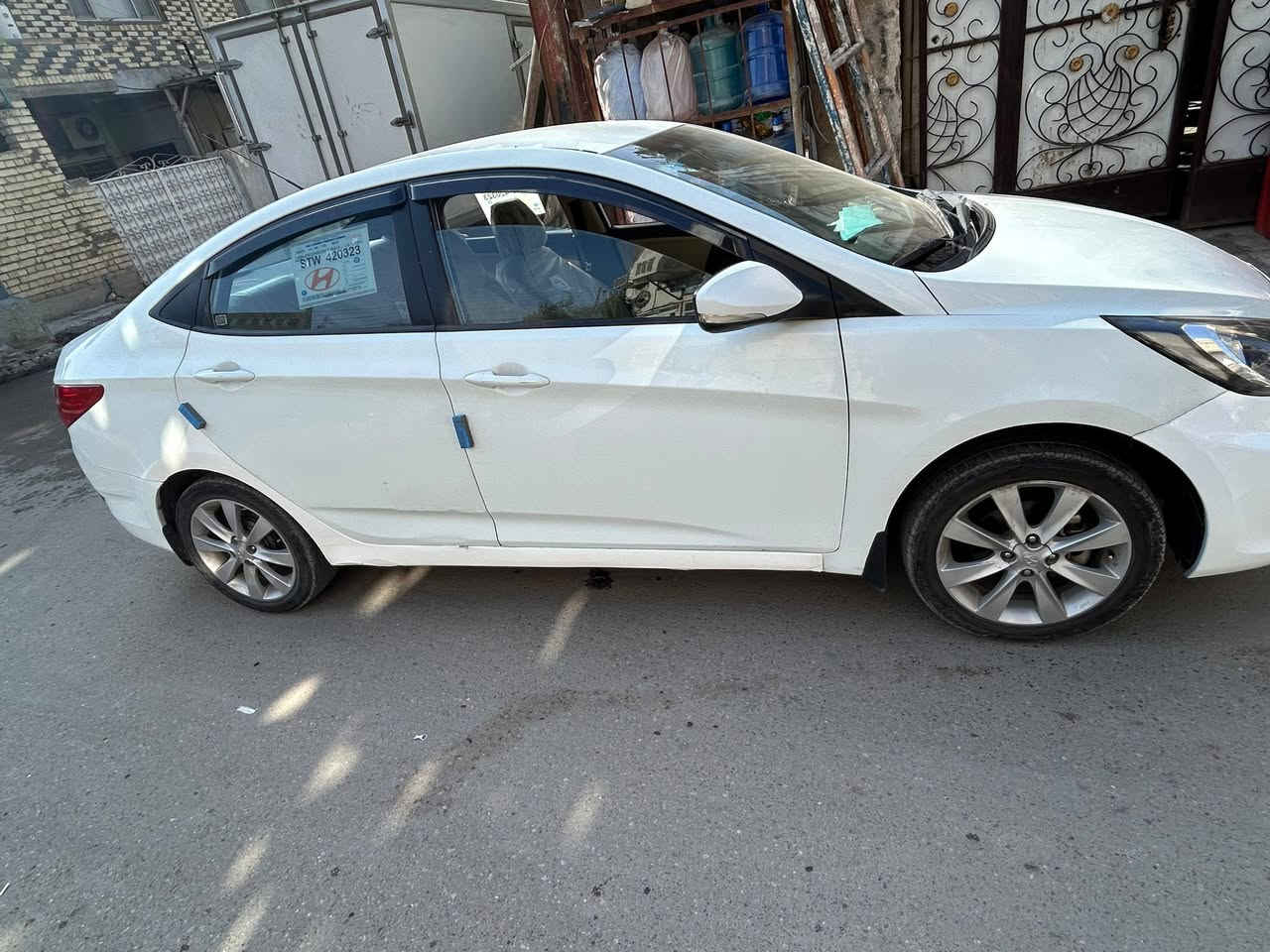 السلام عليكم
هونداي اكسنت خليجي
موديل 2012
كير مكينه كله بشرط
سياره كامله من كل شي حداديه كله جديده 
بيه مكانت بارد + صبغ بسيطات 
السعر 88 وبيه مجال بسيط 
مكاني السايره بغداد الوزيريه 
تحويل وين ميعجبك 
***********
