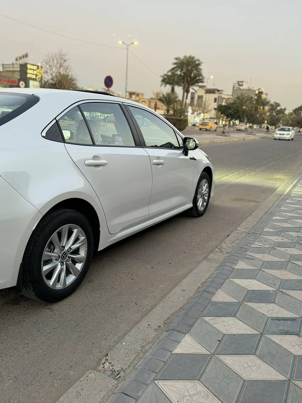 السلام عليكم كورلا لبيع ساز مديل 2024 ماشيه 4 الف موصفات بصمه فتحه شاحن واير ليس فول موصفات كفاله عامه السياره العنوان بغداد الرصافه الاستفسار ***********
