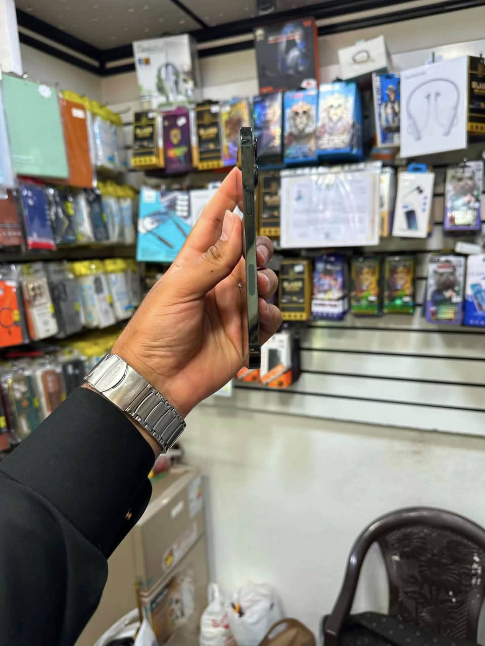 13 برو ماكس 
ذاكره 128 
نموذج M تك سيم 
بطاريه 93
شرط ما مفتوح 
نظيف 
سعر الجهاز 635 
شراي خاص او اتصل 
***********
***********
