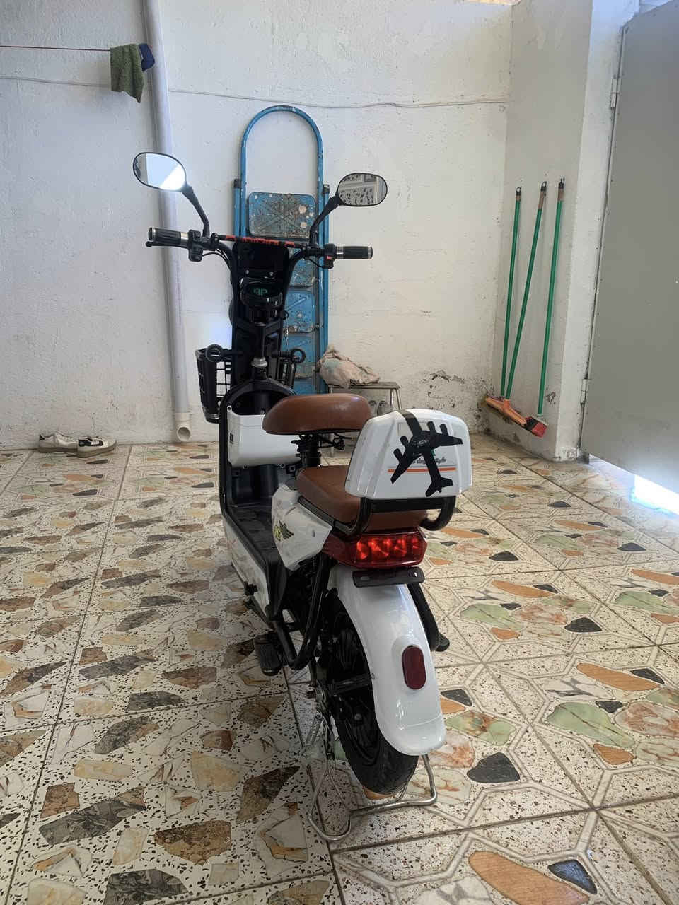 سلام عليكم دراجه شحن للبيع جديده اي عطل مابيها 3 سرعات سعر (350) مكاني بغداد الحسينيه ***********
