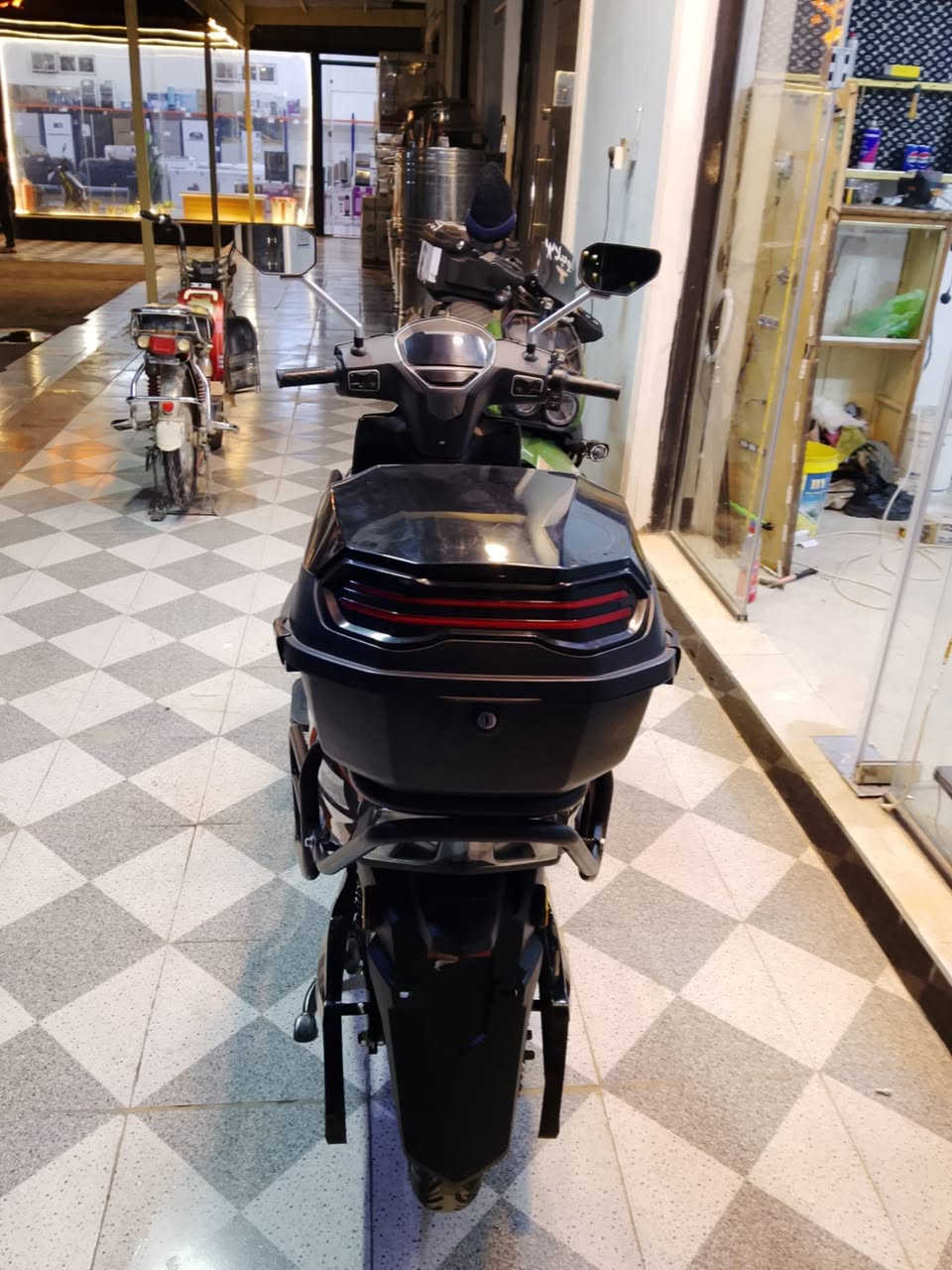 سلام عليكم للبيع او مرواس حسب لقناعه دراجه شحن لعالميه سكنس ويل 12 6 بطاريات 36 امبير على فحص دراجه كلش نظيفه سعر 675 
***********
