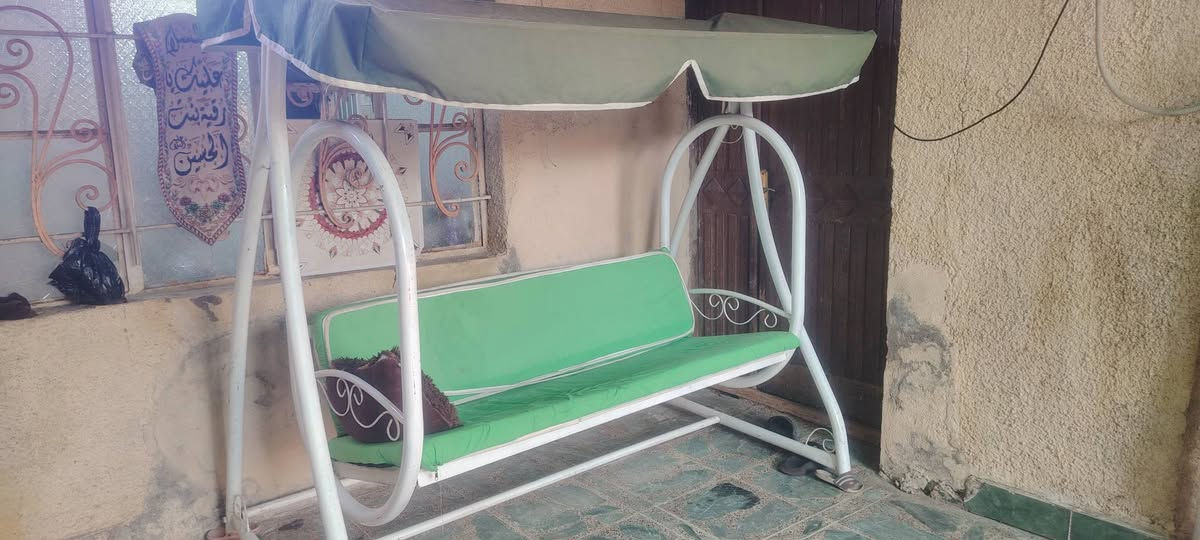 للبيع مرجوحة مثل ما واظح بل صور بغداد مبايل *********** السعر ٣٠٠
