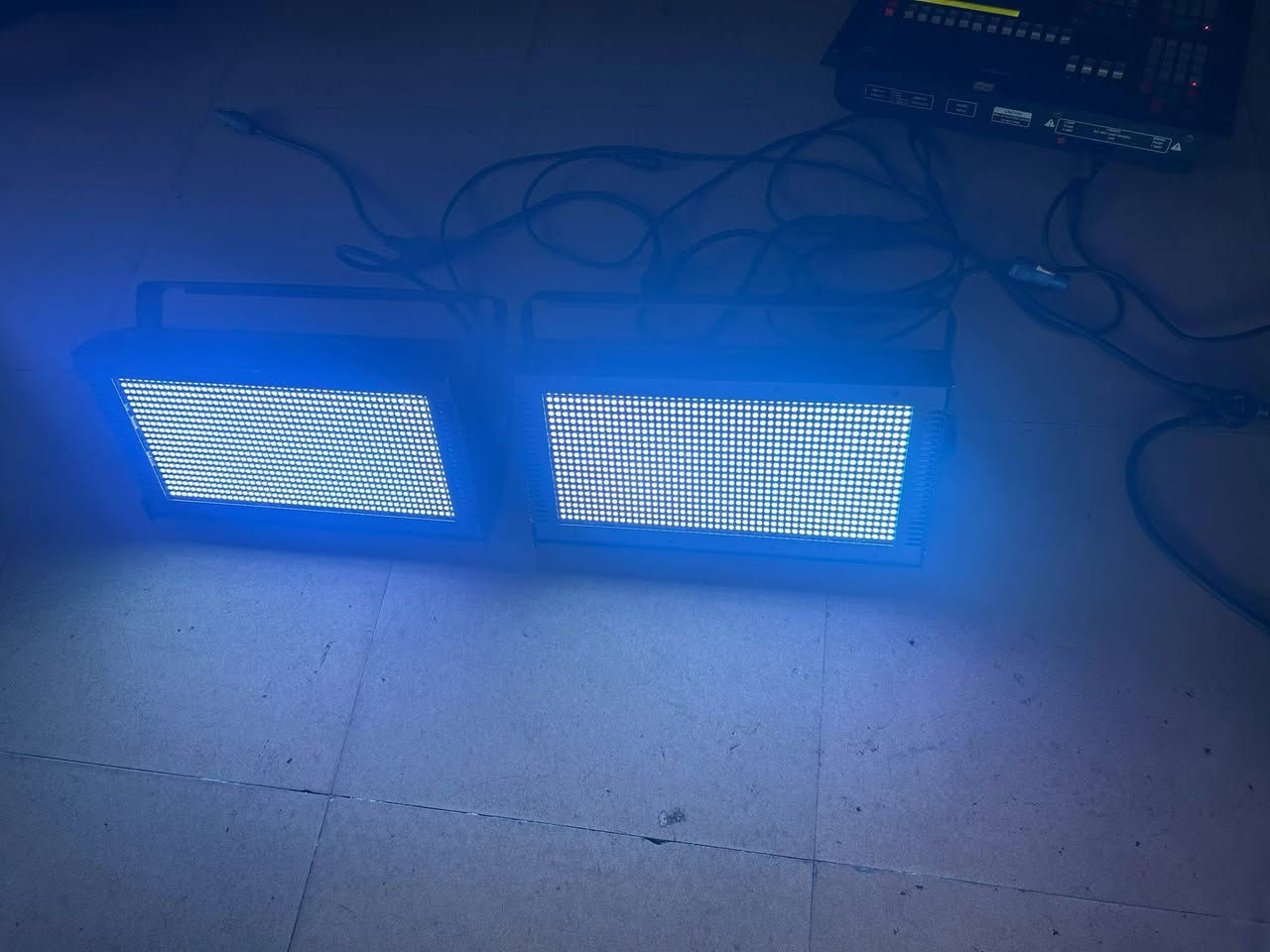 46 full-color strobe lights


**إذا كنت صاحب هذا الإعلان وتريد حذفه لأي سبب، رجاءا أرسل رسالة إلى الدعم الفني**