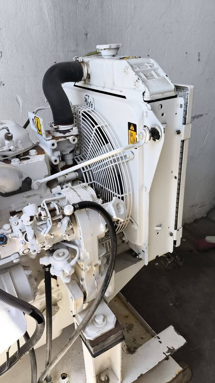 افيكو إيطالي 3 سلندر اخو الزيرو توليد 33KVA المولد ع وضع البلاد غير مشتغل بالعراق ما مفتوح بي برغي شرط الشغل وشرط الفحـص العنوان اربيل للأستفسار الإتصال ***********
