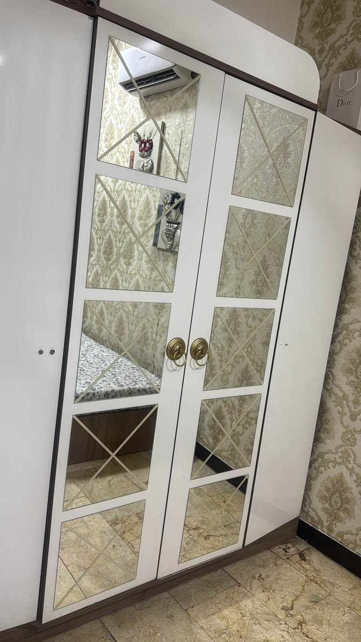 السلام عليكم غرفه شبابيه وغرفه نفرين  نظيفه وتكمه المكان اعظميه شارع عمر
@


**إذا كنت صاحب هذا الإعلان وتريد حذفه لأي سبب، رجاءا أرسل رسالة إلى الدعم الفني**