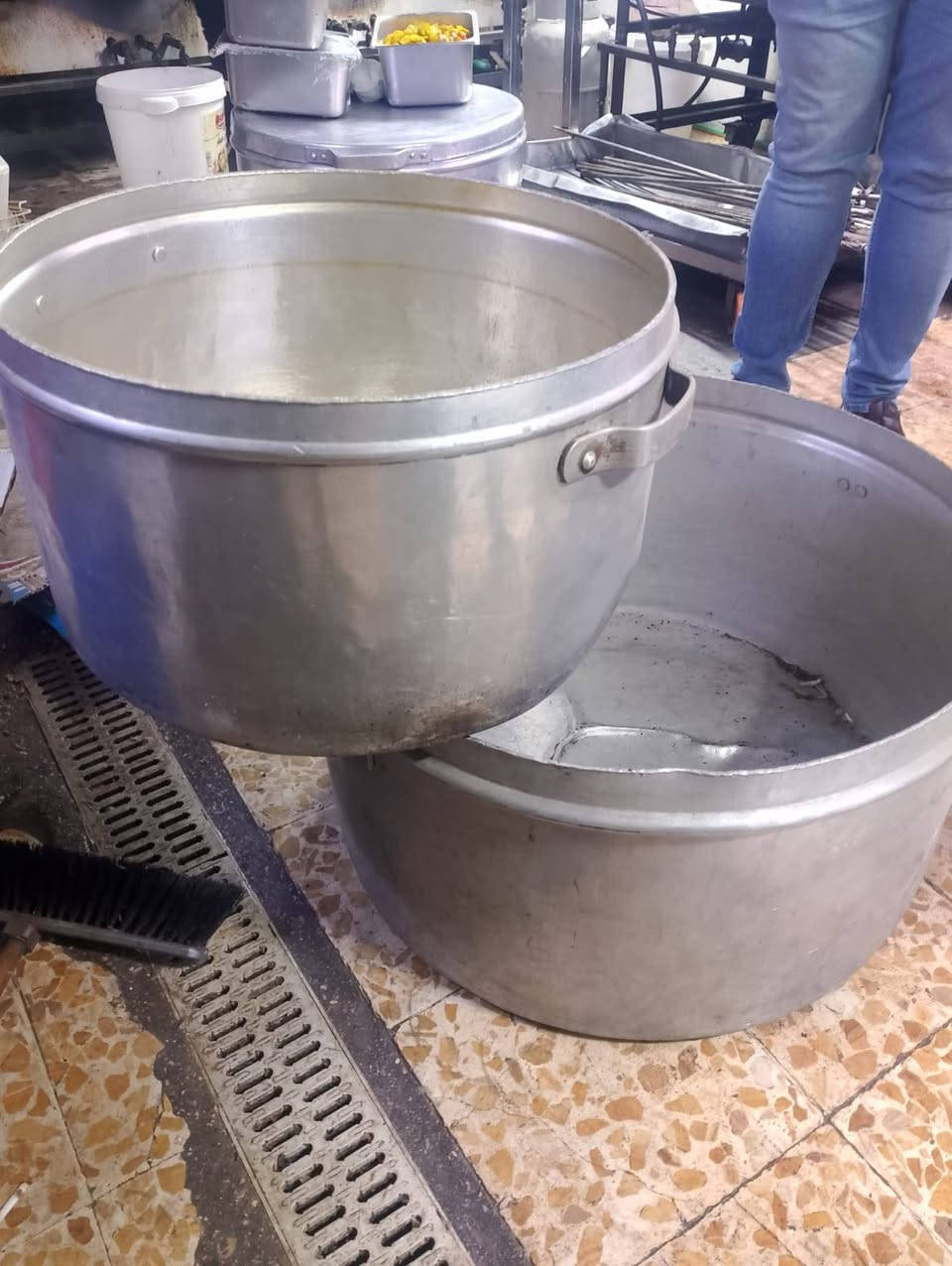 قيم بليرضي بي الله
عنواني القاهره 
***********
