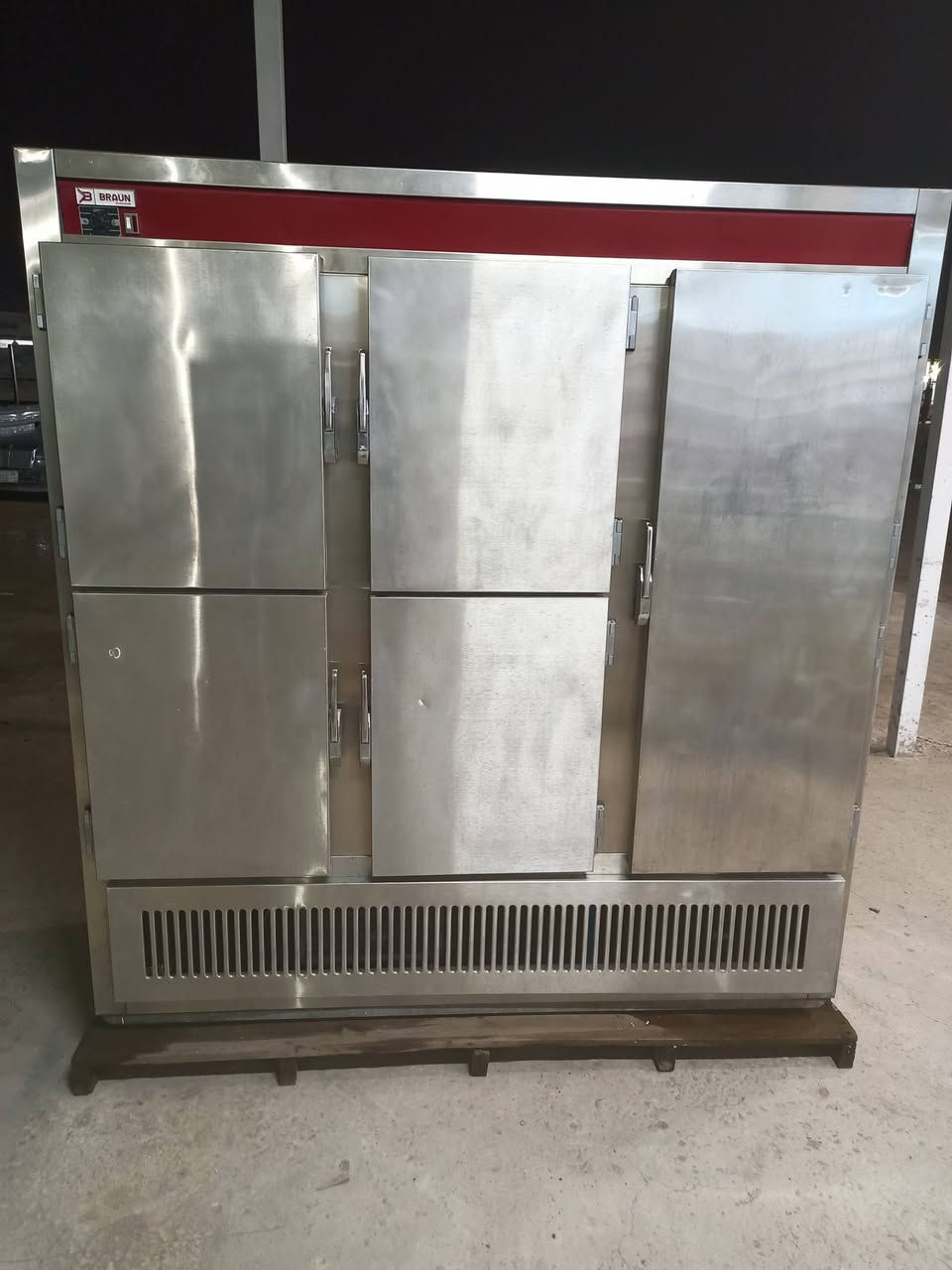 عارضه بريطانيه برون سل ستيل سحقه كناره وخزن جميع اللحوم والغيرها من المواد
السلام عليكم
من رخصة الادمن عارضه بريطانيه ماركة برون سحقه كناره
قياس ارتفاع مترين وعرض مترين سل ستيل خارج وداخل
العنوان بغداد جسر ديالى الكرغوليه خلف محطة الوقود شارع ماركة الهدي قرب ملعب تارتان
الاستفسار الاتصال *********** علمنا بيه وتساب
