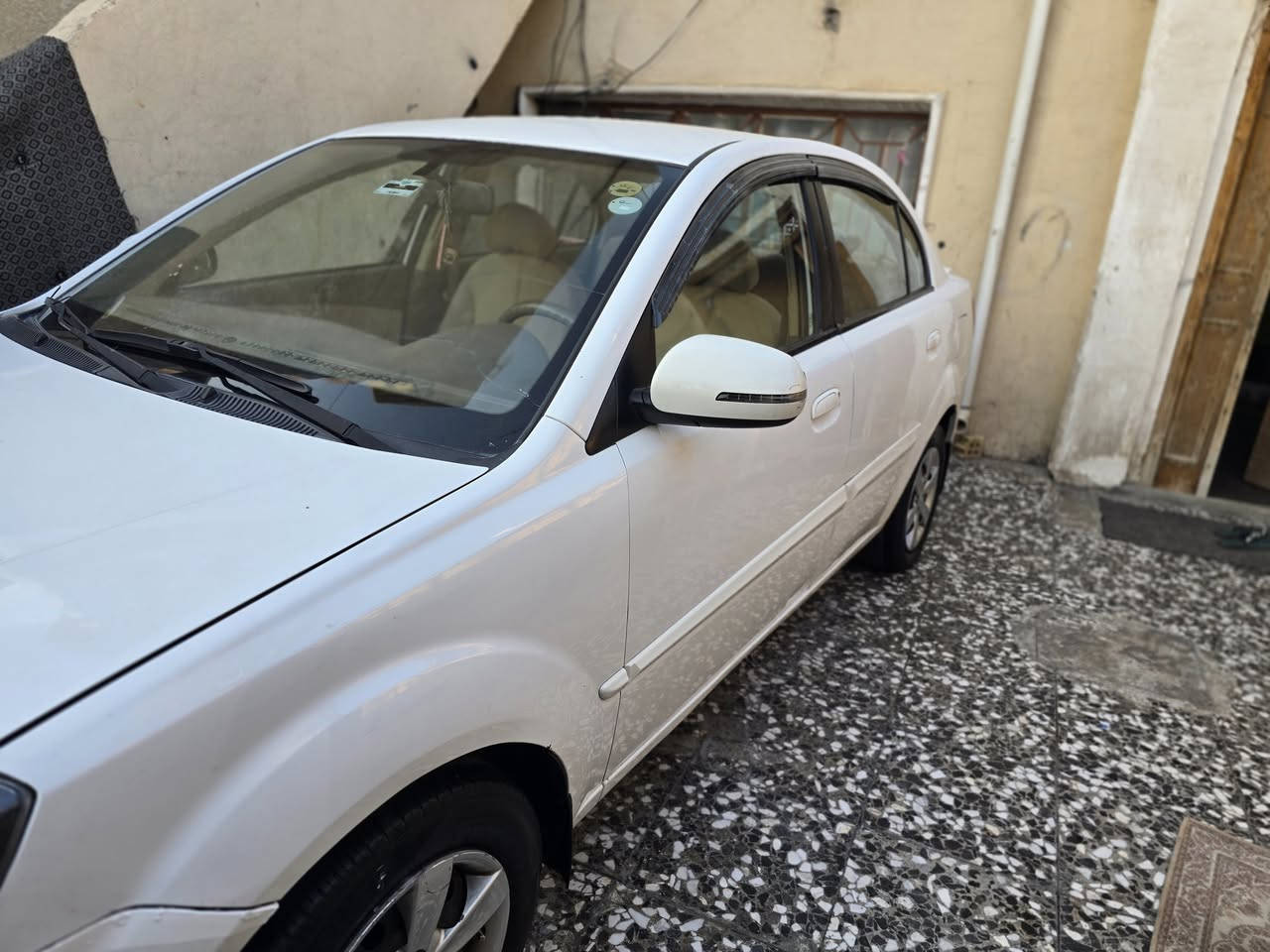 السلام عليكم عندي كيا ريو موديل 2011 محرك 1400 بدون صبغ بيها مكانين بارد تخم تاير صدر جديد اتريد تحويل وكاله حاضر عارضها 87وبيها مجال بسيط للشراي للإستفسار اتصل بالرقم واني بالخدمه ***********
