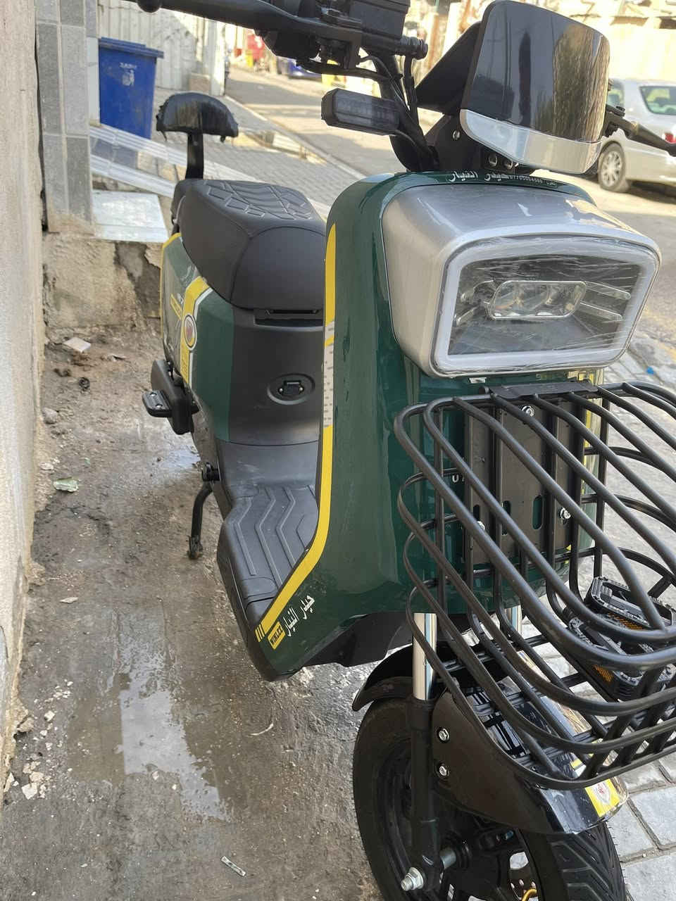 السلام عليكم دراجه آر 7 نضيفه صاله عندي شهرين بيه خمس بطاريات والكهربائيات شغاله كله الملف 1800 تهمل وزن 150 عنوان البصره سعر 500 وبيه مجال الطيبين *********** بي واتساب
