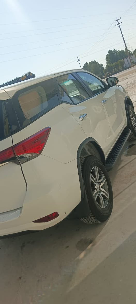 السلام عليكم فورجنر للبيع موديل 2019 سياره مكفوله خليجي السياره ما متعوبه السياره مبدل بيها فقط بنيد وكاله مال شركه
السياره ٤ سلندر بيها منضومه غاز تخم تاير ٧ راكب تبريد ٣ قطع 
مكان السياره البصره القرنه السعر 265 وبيها مجال حك الجيه 
للاستفسار ع هذه الرقم ***********
