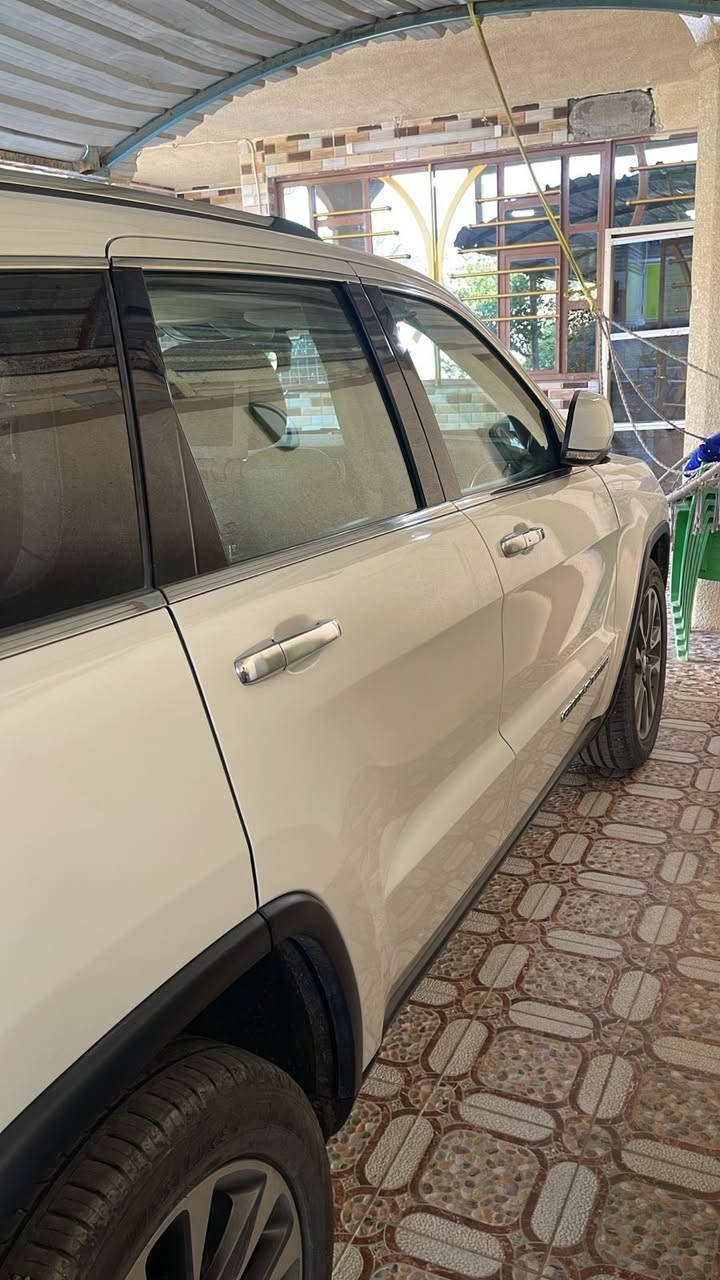 السلام عليكم
جيب 2018 خليجي بلاص
مكفوله فقط ( بارد قليل بالجاملغ الايمن ) 
ماشيه 130 الف كيلو فقط
رقم بغداد 
تحويل مباشر
السعر 285 ورقه ( وبيها مجال قليل ) 
مكان / الضلوعية - صلاح الدين
الرقم / ***********
