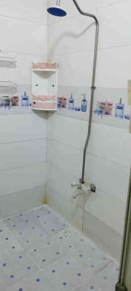 شقه للايجار في المشراق الجديد قرب جامع عبد الحسين ابو الجت الطابق الثاني عدد الغرف ٢ مع صاله استقبال البناء وسط
*********** 
الايجار ٤٠٠
