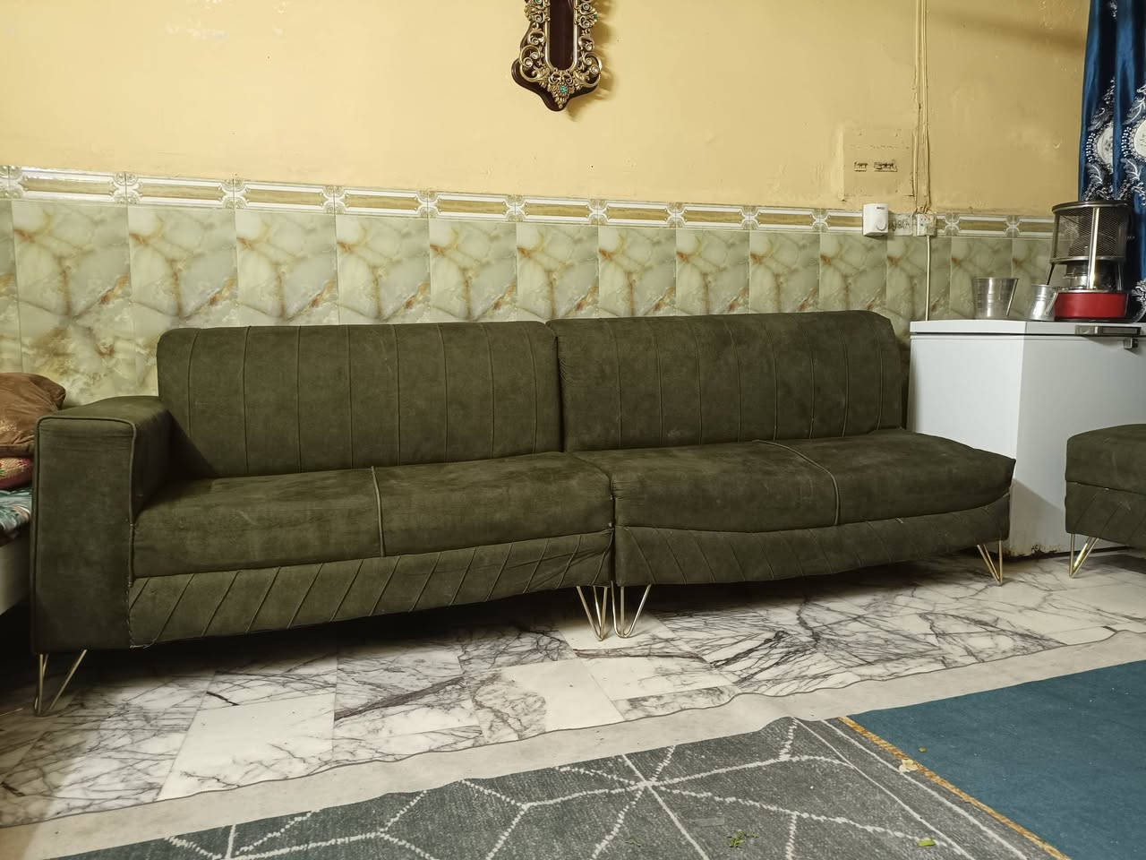 تخم 6مقاعد البيع بس رجلي يرادلهن ضب سعر 100بي مجال اتصال ***********
