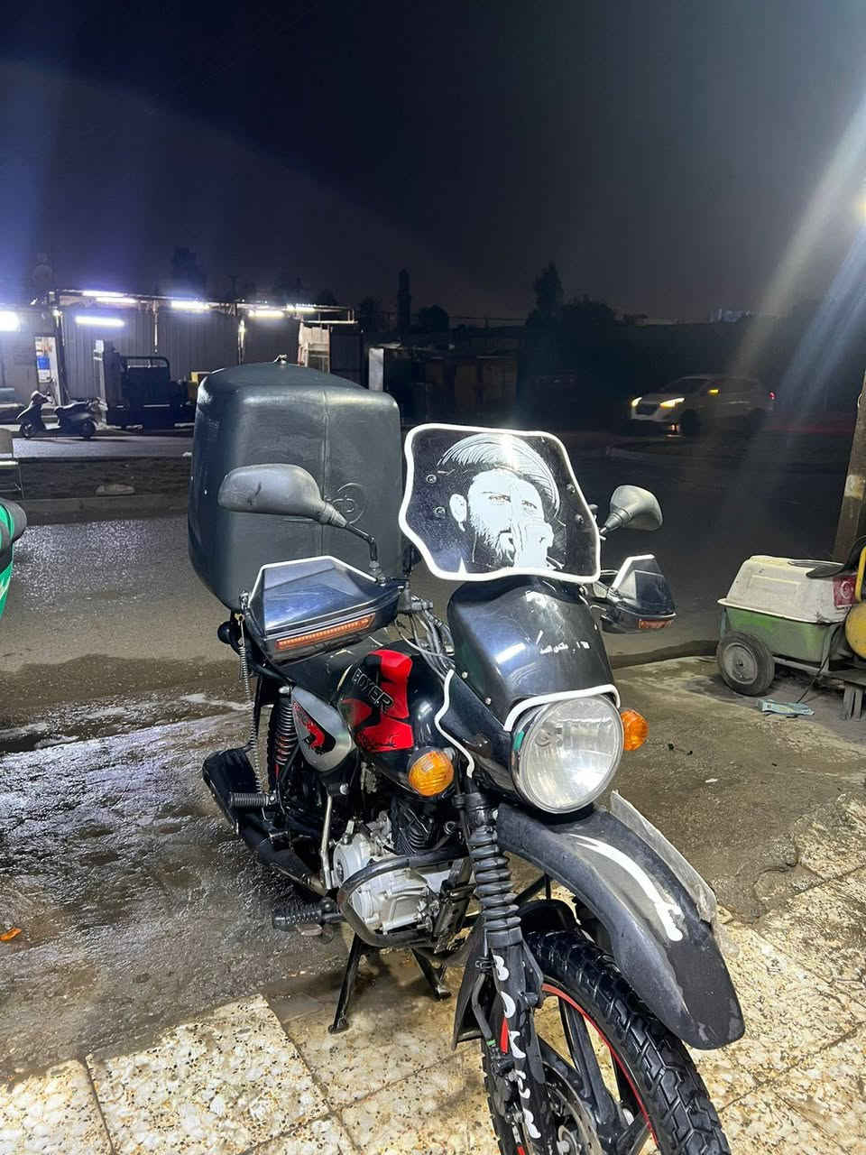 سلام عليكم 
بوكسر موديل ٢٣ مرقمه دراجه مرتبه وكل نقص مابيها مكفوله كفاله عامه مكاني الشعب رقمي ***********
سعرها ٢٥٠٠ مليونين و ٥٠٠ 
او مراوس بدايوان
