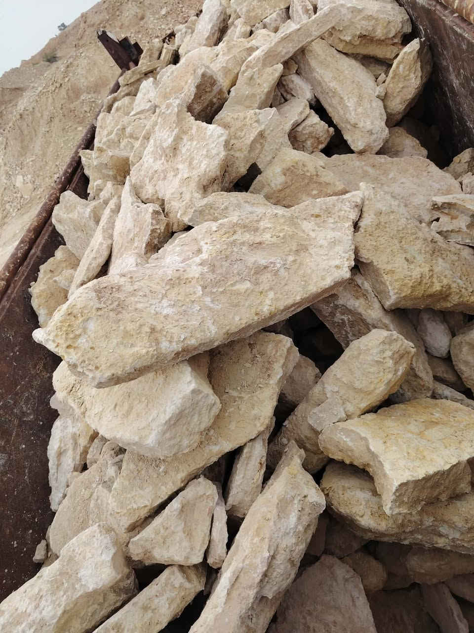 مستعدون لتجهيز الحجر
اساس
بناء 
تخليف 
للاتصال ***********
