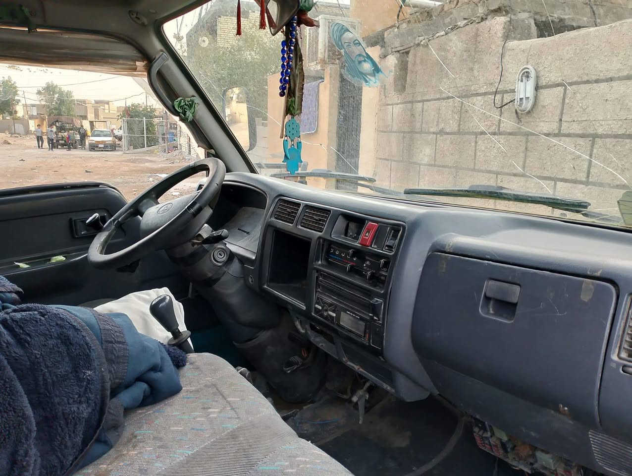 سلام عليكم البيع سيارة راس الثور قلاب بلادي ثلاث كلبات مكينه تجفيت جديد شاصي مكفول موديل ٩٨ تحويل مباشر مكاني بغداد الرستمية مكلف بل النشر***********
