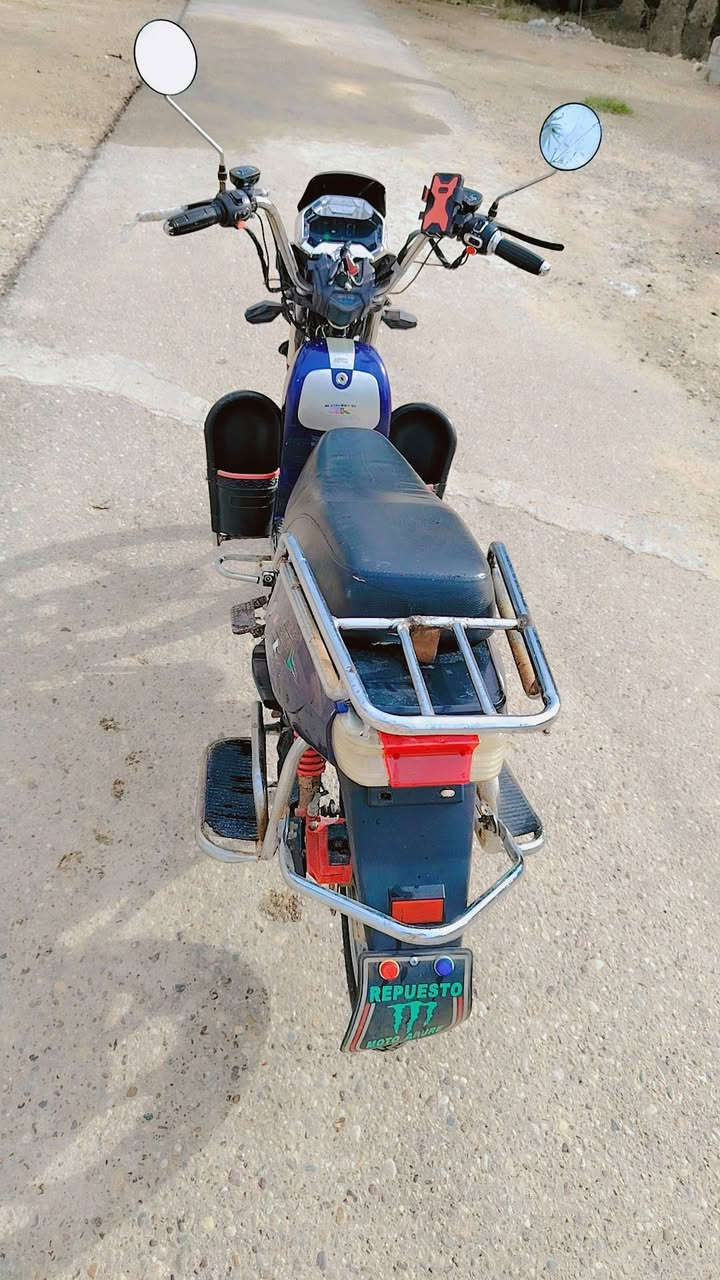 دراجه هارلي للبيع بدون اي نقص كهربائيات كله شغاله بطاريات 32امبير قبل شهرين شادهن فؤل عل فحص  اسؤجات اثنين السعر 400 اؤبيها مجال. الاستفسار الاتصال على الرقم ***********
