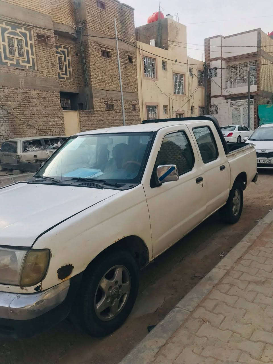 شبوط 2002 سياره ياباني نيسان سياره اي ضربه ما بيها نظيفه كلش السياره سعره 70 ورقه وبيها مجال رقم بغداد  ***********

