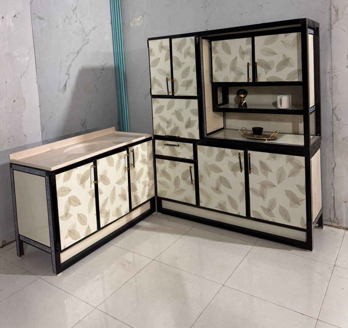 كاونتر ارضي وملحق متر ونص 
سنك  متر وعشرين 
السنك مرمر صناعي 

الحجز وستفسار خاص 

التوصيل 🚚🚚🚚
داخل بغداد مجاني


**إذا كنت صاحب هذا الإعلان وتريد حذفه لأي سبب، رجاءا أرسل رسالة إلى الدعم الفني**