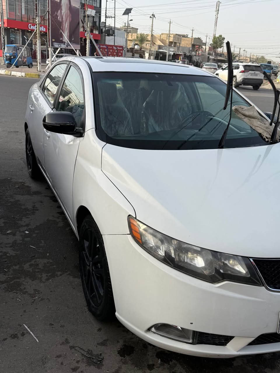 سيراتو ٢٠١١
فول موصفات ماعدة بصمة 
محرك ١٦٠٠
كير٦نمر 

٤قطع بيها ابيعلك احزام لا تعبني ولا أتعبك 
عرضها ب ٨٠ وبيها مجال وتدلل 
رقم ***********
مكان بغداد كرخ بغداد, العراق
