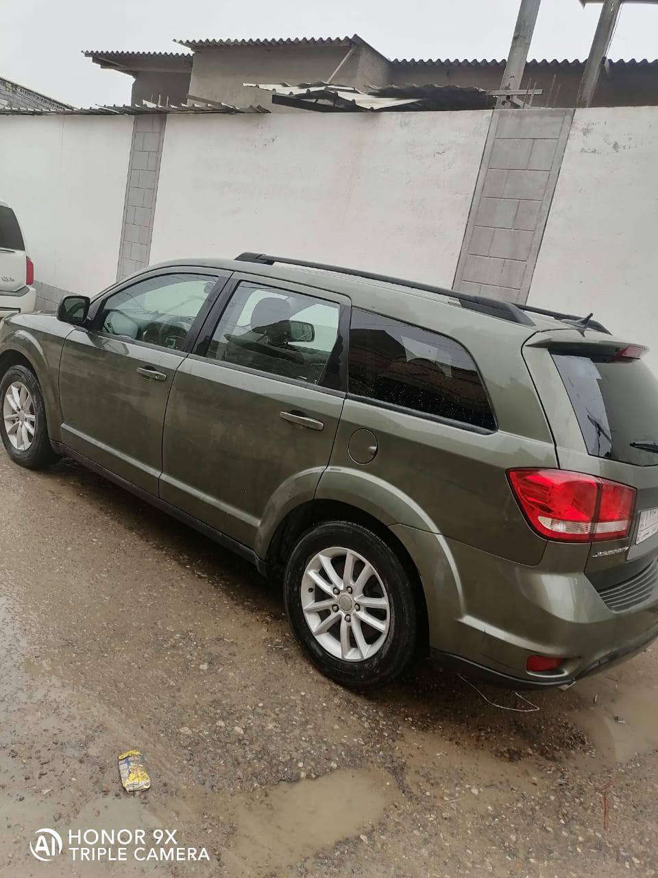 : دوج جورني  المديل 17
لون زيتوني
6سلندر 3600_ 7 راكب 3 قطع تبريد تحكمات ستيرن جهتين   بصمه تشغيل حادثها  جاملغ وبنيد السعر 120 وبيهه مجال للطيبين  رقم الهاتف ***********
