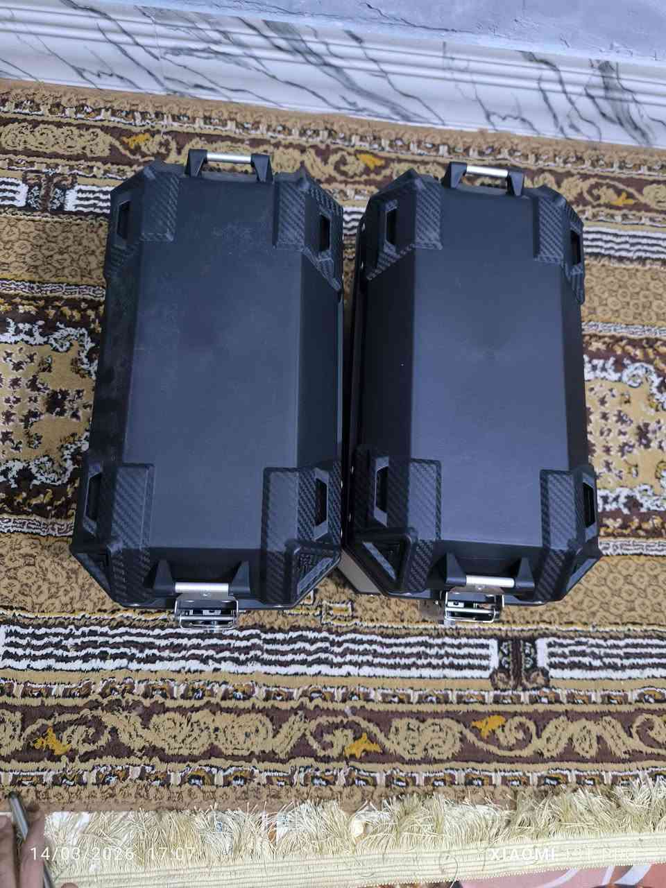 السلام عليكم 
جنطه صفح بلاستك اصلي 
الطول ٤٢
العرض ٢١ 
كامله القواعد مالته اي نقص ما بيه 
السعر ١٥٠ الف 
***********
