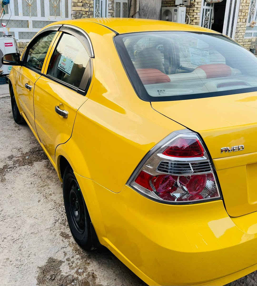 السلام عليكم افيوم موديل 2013 خليجي كير اوتماتيك  السياره جديده كير ومحرك جديد مال جناي  تبريد شغال هيئه وغرمات مصفره السعر 63 المكان بابل الاتصال ***********
