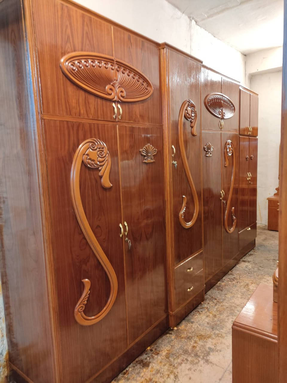 #متابعينا_الكرام
#غرفه_نوم_خمسة ابواب ملحق فصال حديث شغل عراقي ثقيل درجة اولى ماخفيف زاوية ملحق توج نقش عراقي نضيفه جداً 🔖 #وسعره_مناسب_جداً_750الف 
 مستعدون لشراء غرف النوم والقناصير المستخدمة
للاستفسار مراسله الصفحه او الاتصال على  الارقام التالية 
***********📲 واتساب 
***********📲 
📍 العنوان موصل الجانب الايمن دوره الزنجيلي📍
💙تابعو صفحتنه ليصلكم كل ماهو جديد وحصري💙
