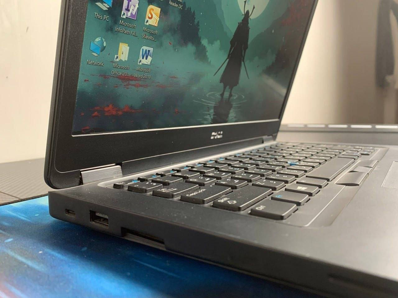 اقوه لابتوب للبيع 🔥
‏لابتوب للبيع / Dell latitude 5491
‏قوي وسريع واداء عالي للبرامج الهندسية والتصميم ويشغلك الاوتكاد بسلاسة وايضا مناسب للمونتاج (الادوبي) وكذلك قوي للالعاب يشغلك فريمات عالية ودقه حلوه (تتونس) 🔥
‏ نظيف جدا 
‏المعالج / Core i7 8850H كلش قوي واحترافي
‏كرت شاشة خارجي/Nvidia Geforce MX130 2GB خارجي
‏الرام / 8GB DDR4 
‏الهارد / 256GB SSD M.2 
‏شاشة دقه عالية / 14.1 INCH FHD SCREEN الوانها تخبل
‏ملحقاته كاملة 
‏- شاحنته الاصلية
‏- ماوس
‏- ماوس باد
‏- حقيبة
‏السعر 430 الف  / ضمان 10 ايام استبدال في حال وجود اي خلل ( الاستلام بعد الفحص والتأكد من جميع التفاصيل)  
‏يتوفر عندي توصيل كل العراق 
‏متواجد ماسنجر
‏واتساب / ***********
